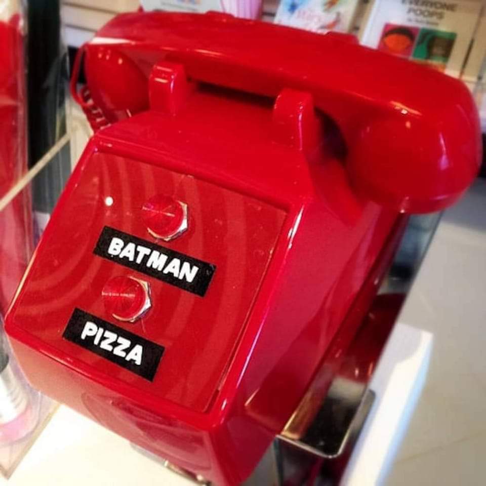batman_pizza_phone.jpg