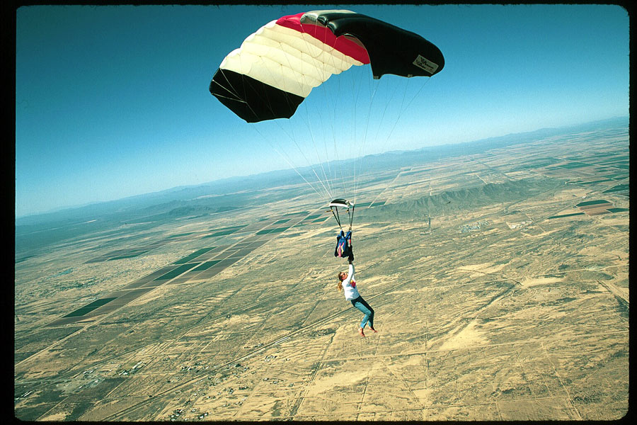 extreme_skydiving.jpg
