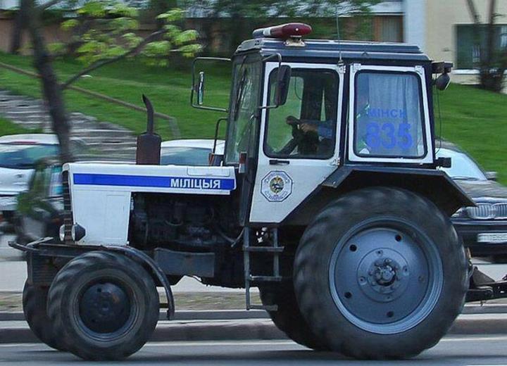 milicionerski_traktor.jpg