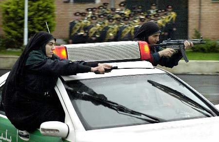 female_iran_cops_004.jpg