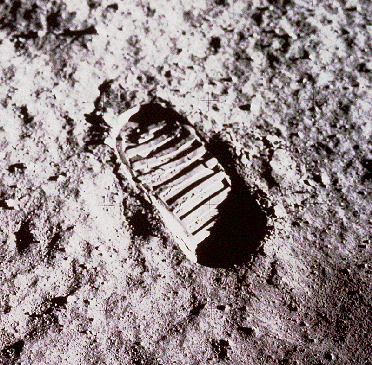 footprint_on_the_moon.png