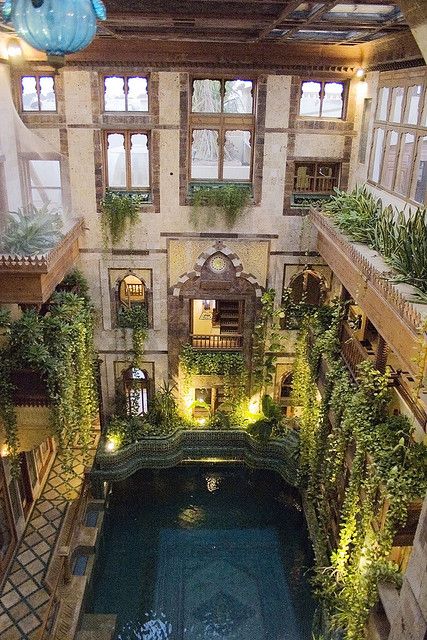 Pool_in_Sami_Angawi_house_in_Jeddah_Saudi_Arabia.jpg
