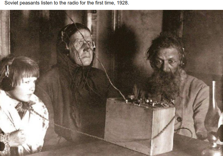 soviet_pesants_listen_to_the_radio_1928.png