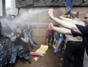 ukraine-spray-the-police