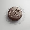 ruce v cokolade